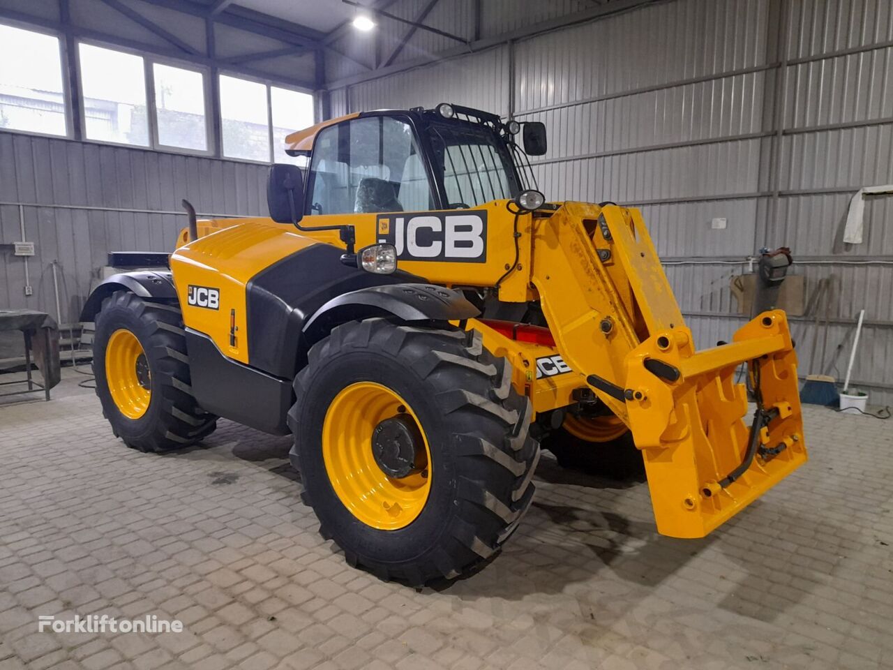 رافعة تلسكوبية JCB 541-70